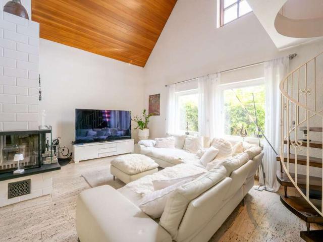 Haus zum Kaufen in Frankfurt 1.175.000,00 EUR 291 m²