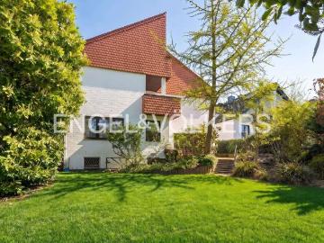 Haus zum Kaufen in Frankfurt 1.950.000,00 EUR 306.63 m²