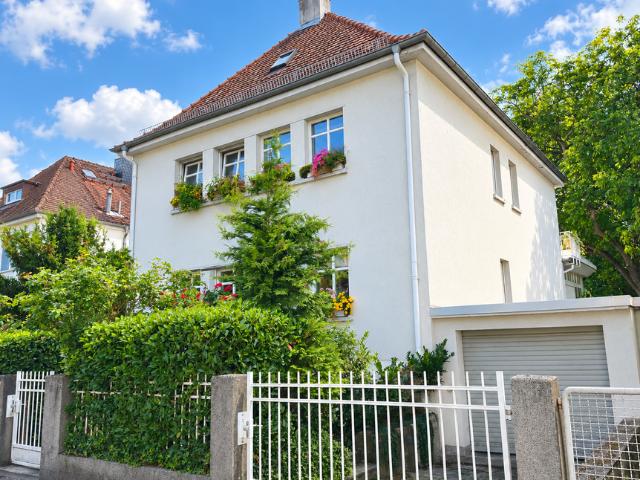 Haus zum Kaufen in Frankfurt 2.290.000,00 EUR 300 m²