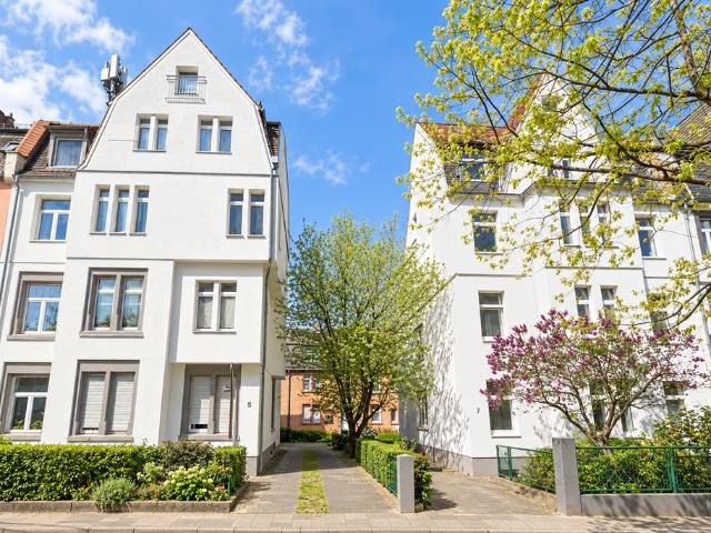 Haus zum Kaufen in Frankfurt 4.950.000,00 EUR 1750 m²
