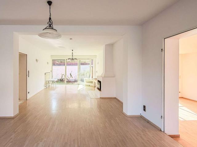 Haus zum Kaufen in Frechen 699.000,00 EUR 240.13 m²