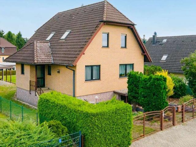 Haus zum Kaufen in Fredersdorf 450.000,00 EUR 150.52 m²