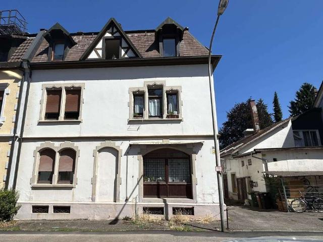 Haus zum Kaufen in Freiburg 1.100.000,00 EUR 353.66 m²