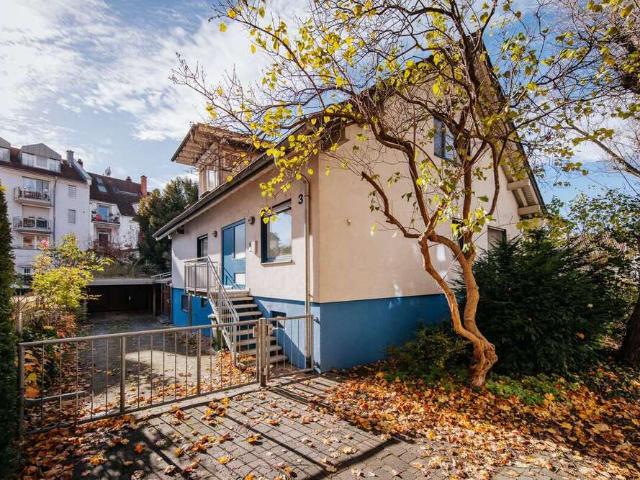 Haus zum Kaufen in Freiburg im Breisgau 890.000,00 EUR 194 m²