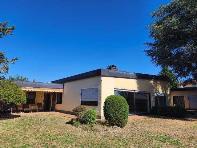 Haus zum Kaufen in Friedberg 1.299.500,00 EUR 378 m²