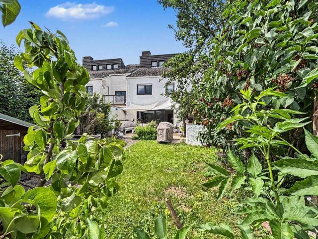Haus zum Kaufen in Friedberg 498.000,00 EUR 164.04 m²
