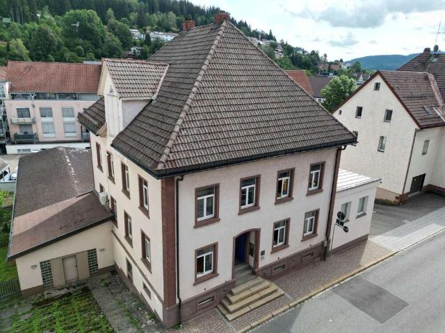 Haus zum Kaufen in Furtwangen 975.000,00 EUR 584 m²