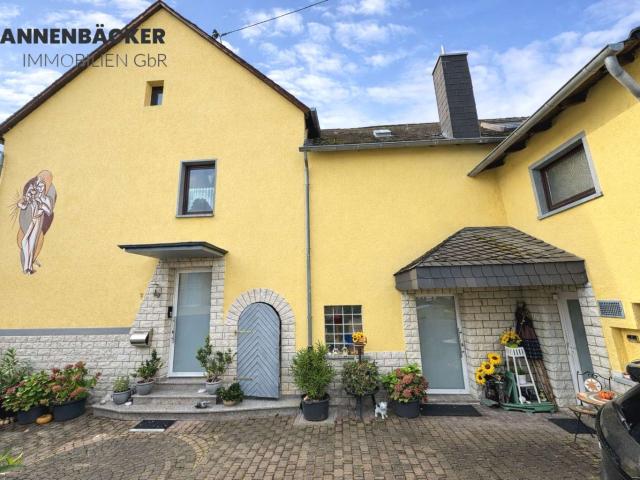 Haus zum Kaufen in Koblenz 598.000,00 EUR 373 m²