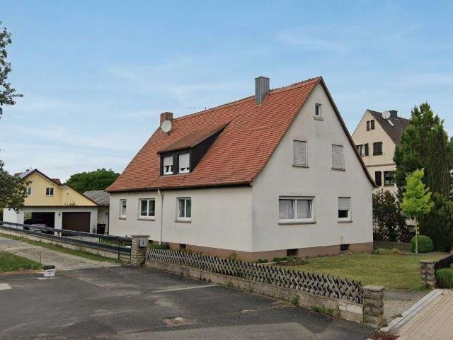 Haus zum Kaufen in Kolitzheim 349.000,00 EUR 212.94 m²