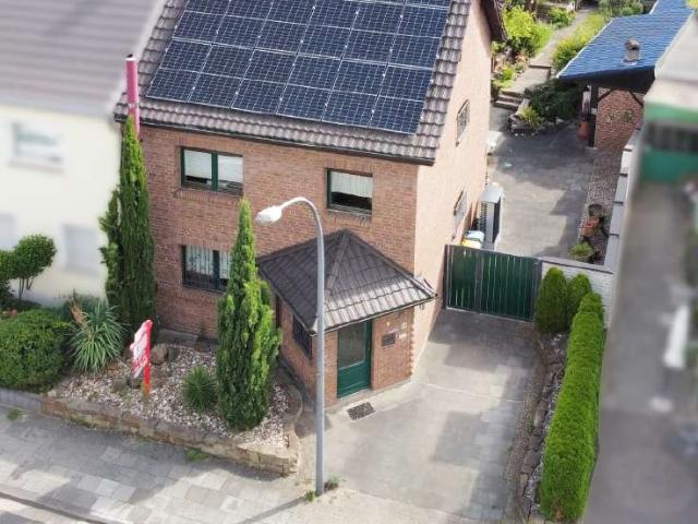 Haus zum Kaufen in Köln 586.200,00 EUR 196.7 m²