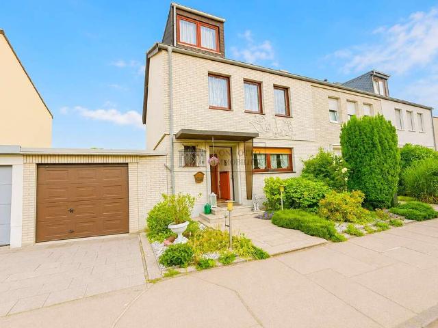 Haus zum Kaufen in Köln 599.999,00 EUR 145.01 m²