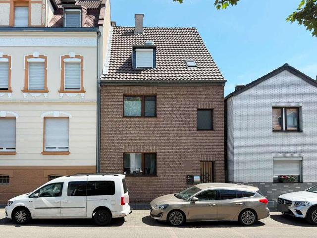 Haus zum Kaufen in Köln 620.000,00 EUR 211 m²