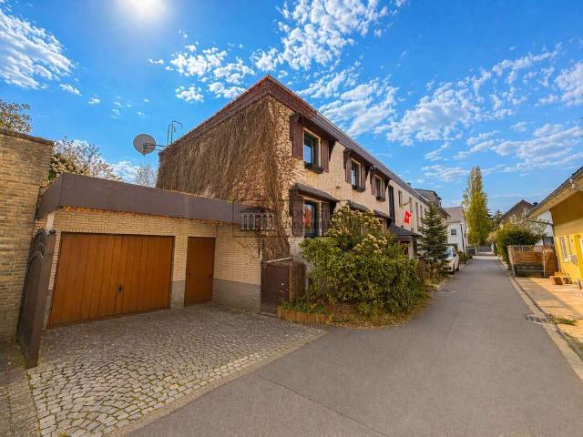 Haus zum Kaufen in Köln 659.000,00 EUR 250.01 m²