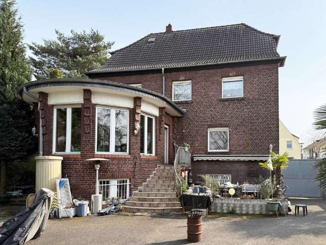 Haus zum Kaufen in Köln 950.000,00 EUR 310 m²