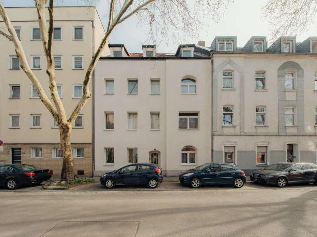Haus zum Kaufen in Köln 995.000,00 EUR 305.1 m²