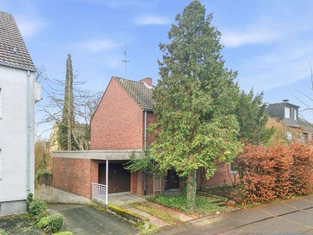 Haus zum Kaufen in Köln 1.190.000,00 EUR 212 m²