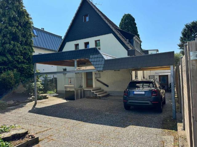 Haus zum Kaufen in Köln 1.125.000,00 EUR 290 m²