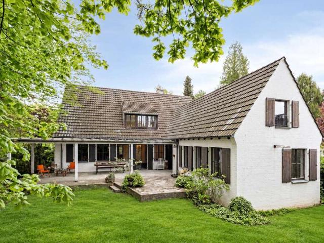 Haus zum Kaufen in Köln 1.290.000,00 EUR 210.88 m²