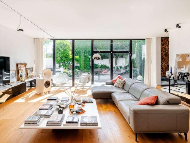 Haus zum Kaufen in Köln 2.250.000,00 EUR 453 m²