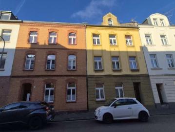 Haus zum Kaufen in Köln 385.000,00 EUR 334 m²