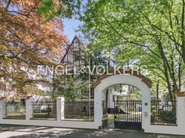 Haus zum Kaufen in Köln Dellbrück 1.490.000,00 EUR 189 m²