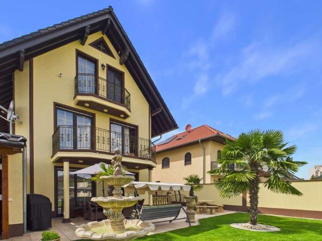 Haus zum Kaufen in Köln Elsdorf 1.400.000,00 EUR 305.61 m²