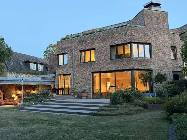 Haus zum Kaufen in Köln Lindenthal 4.350.000,00 EUR 436.75 m²