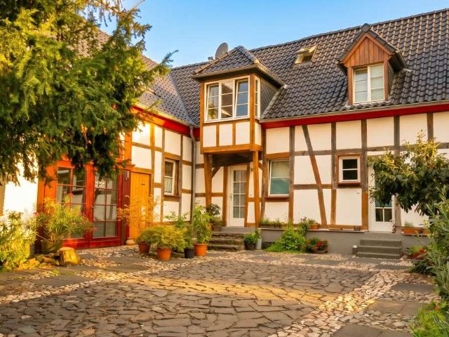 Haus zum Kaufen in Köln Porz 1.950.000,00 EUR 567 m²