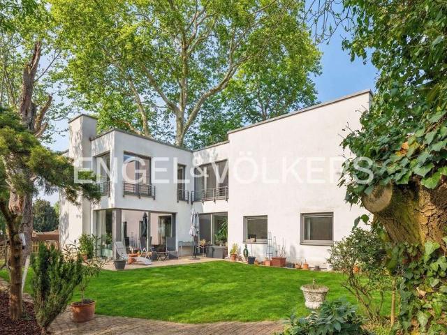 Haus zum Kaufen in Köln Rodenkirchen 2.295.000,00 EUR 281 m²