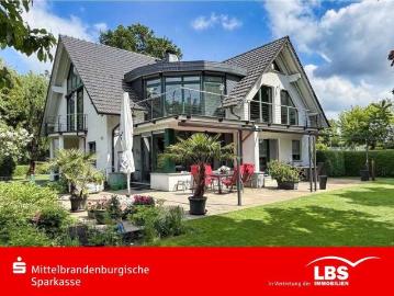 Haus zum Kaufen in Königs Wusterhausen 1.385.000,00 EUR 350 m²
