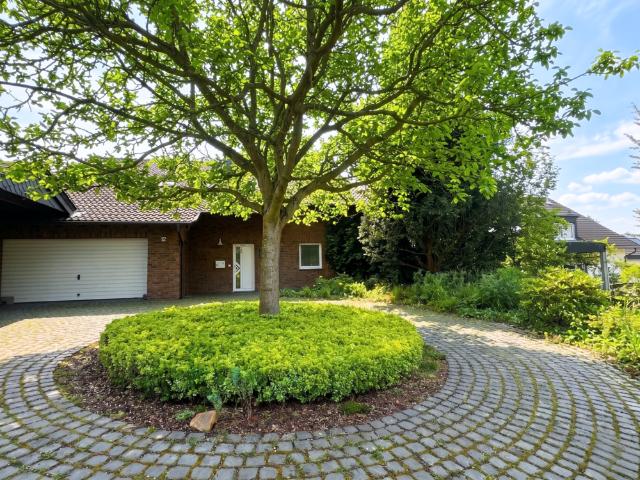 Haus zum Kaufen in Königswinter 875.000,00 EUR 215 m²