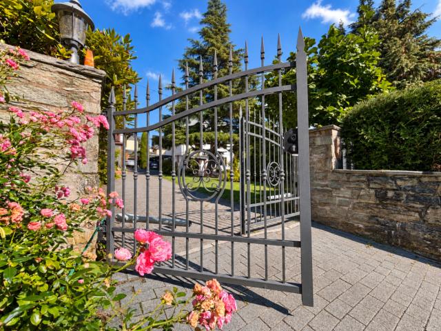 Haus zum Kaufen in Königstein 2.150.000,00 EUR 256.41 m²