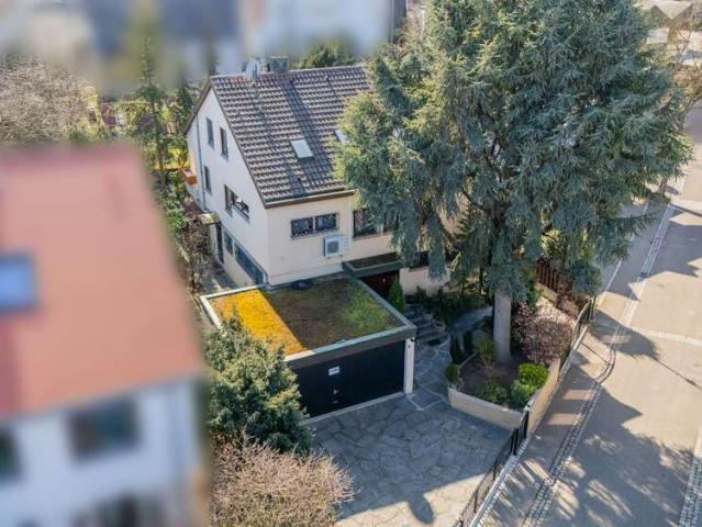 Haus zum Kaufen in Korntal 997.000,00 EUR 295.8 m²