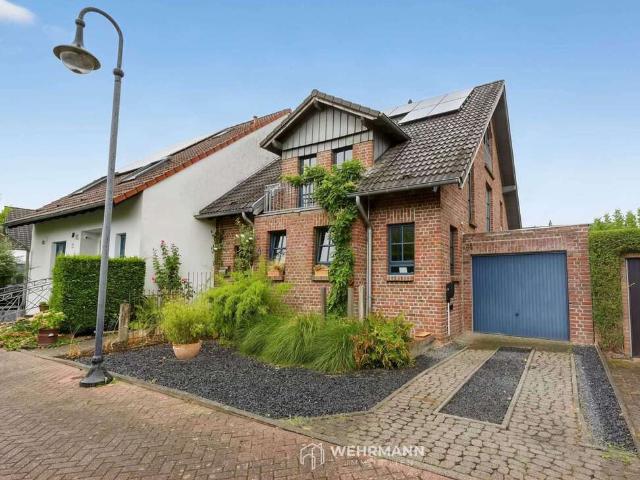 Haus zum Kaufen in Korschenbroich 695.000,00 EUR 179.73 m²