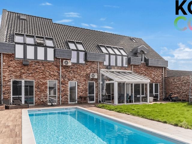 Haus zum Kaufen in Korschenbroich Kleinenbroich 1.399.000,00 EUR 372 m²