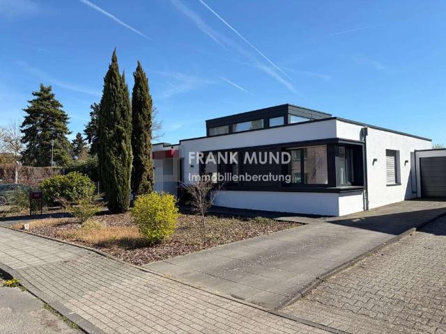 Haus zum Kaufen in Korschenbroich Neersbroich 890.000,00 EUR 164 m²