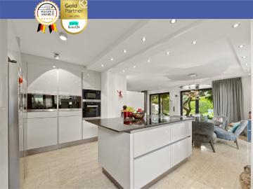 Haus zum Kaufen in Kaarst 1.470.000,00 EUR 339 m²