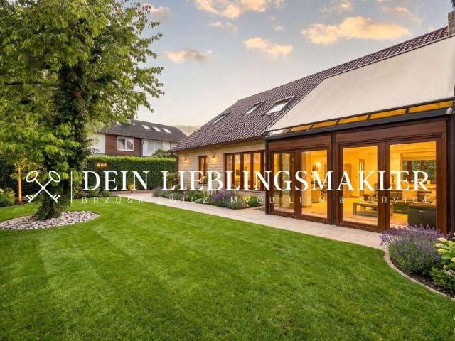 Haus zum Kaufen in Kaarst 1.590.000,00 EUR 300 m²
