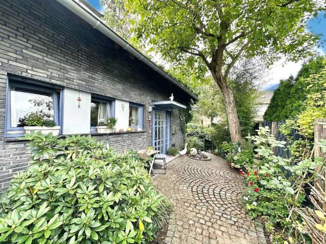 Haus zum Kaufen in Kaarst 459.000,00 EUR 113.86 m²