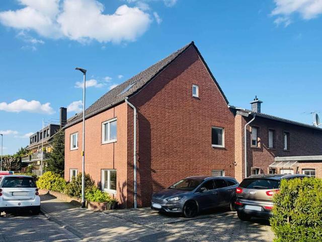 Haus zum Kaufen in Kaarst 697.000,00 EUR 281 m²