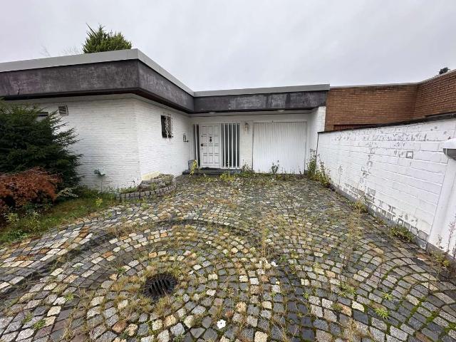 Haus zum Kaufen in Kaarst 630.000,00 EUR 280 m²