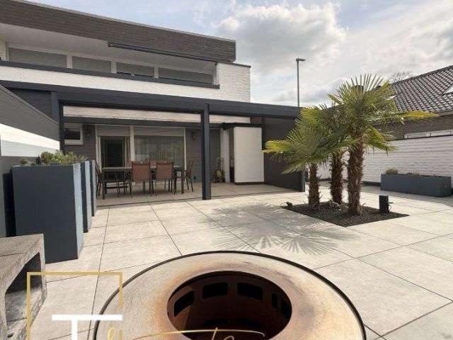 Haus zum Kaufen in Kaarst 969.900,00 EUR 285 m²