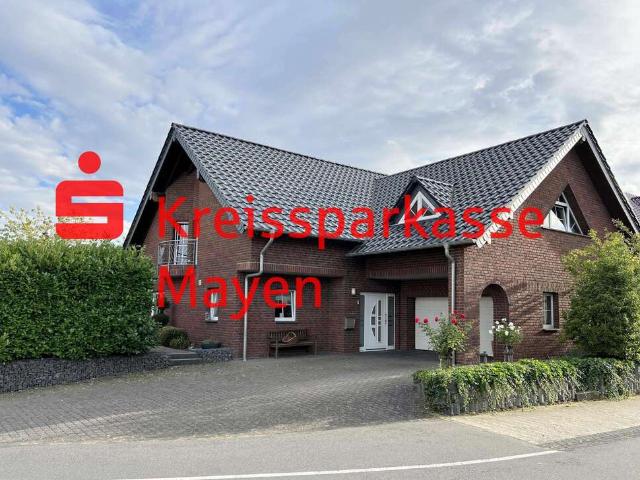 Haus zum Kaufen in Kaisersesch 648.000,00 EUR 205 m²