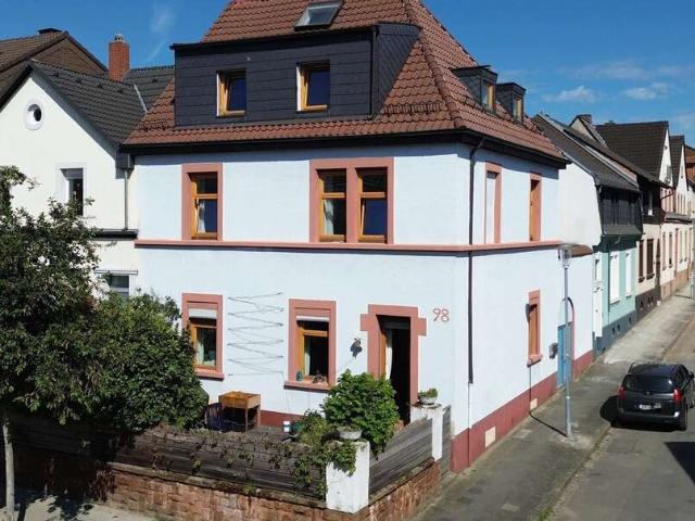 Haus zum Kaufen in Kaiserslautern 375.000,00 EUR 182.18 m²