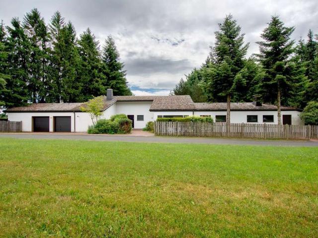 Haus zum Kaufen in Kall 395.000,00 EUR 276 m²