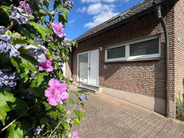 Haus zum Kaufen in Kamp Lintfort 440.000,00 EUR 142 m²