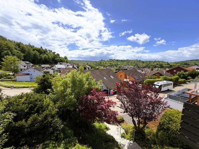 Haus zum Kaufen in Kämpfelbach Bilfingen 649.000,00 EUR 244 m²