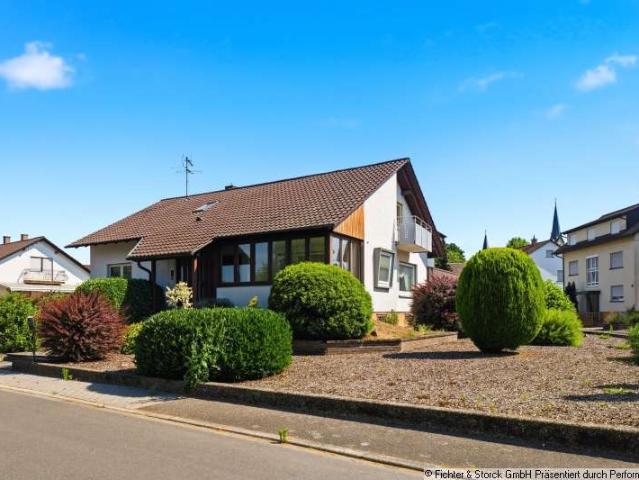 Haus zum Kaufen in Karlsdorf Neuthard 590.000,00 EUR 152.58 m²