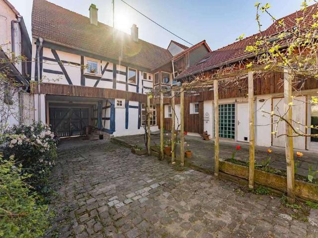Haus zum Kaufen in Karlsruhe 1.190.000,00 EUR 238 m²