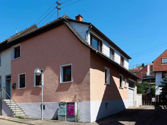 Haus zum Kaufen in Karlsruhe 350.000,00 EUR 144 m²